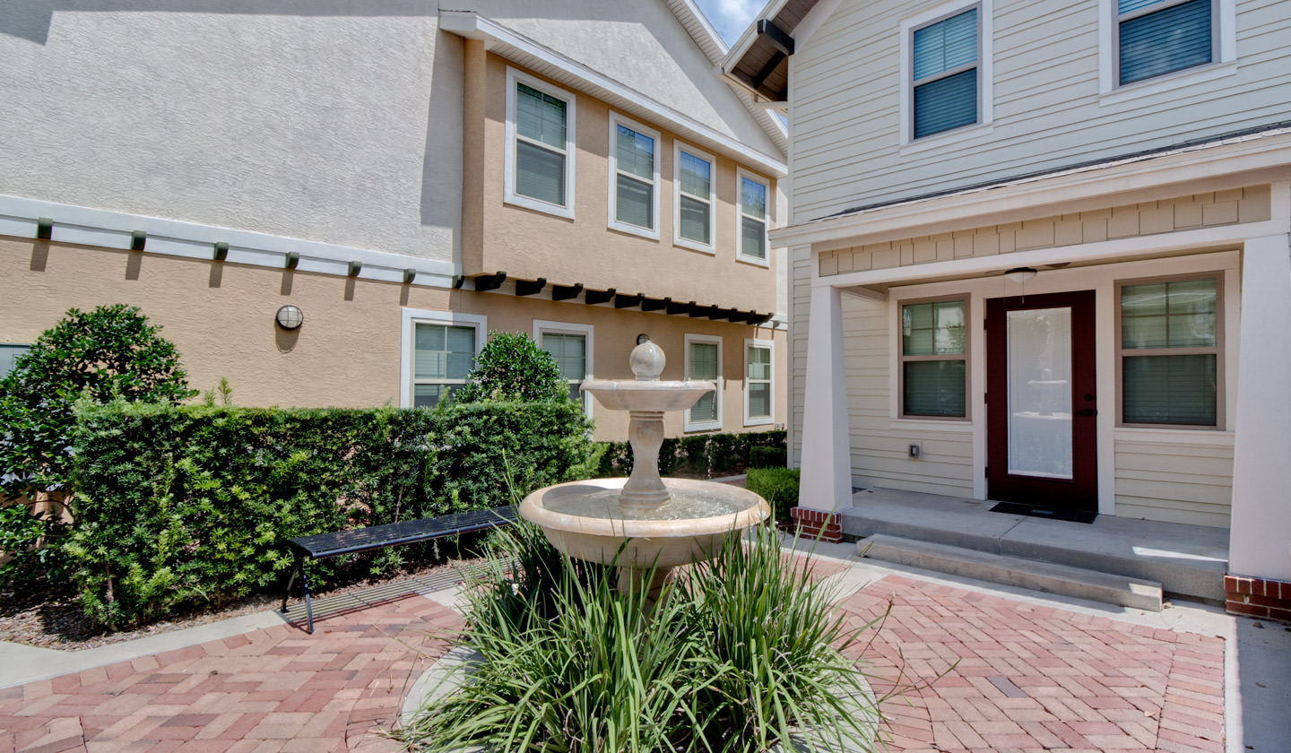 Ashton Lane Luxury 1BR Townhouse in Gainesville FL